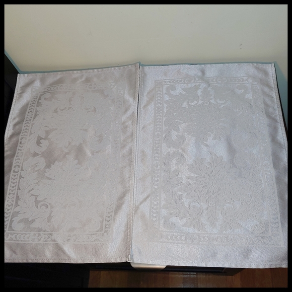 🎁 3 for $10 4 Cream Placemats - Picture 5 of 7